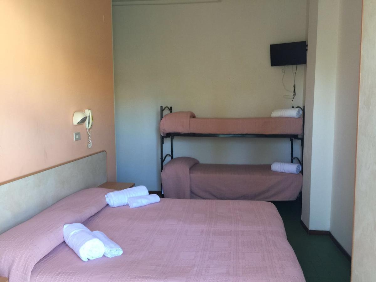 Hotel Bacco Rimini Esterno foto