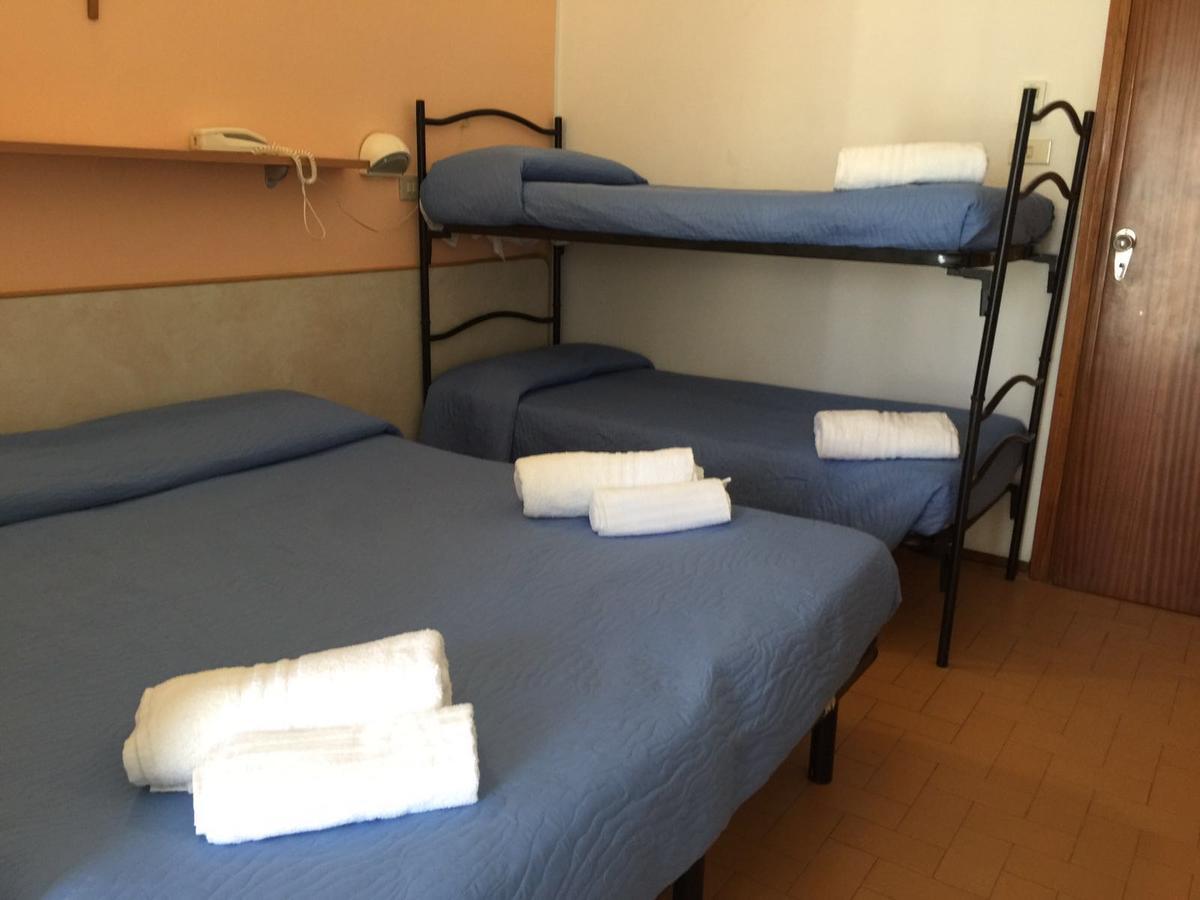 Hotel Bacco Rimini Esterno foto