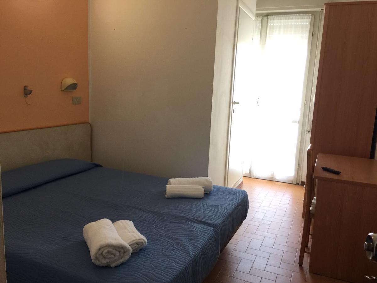 Hotel Bacco Rimini Esterno foto
