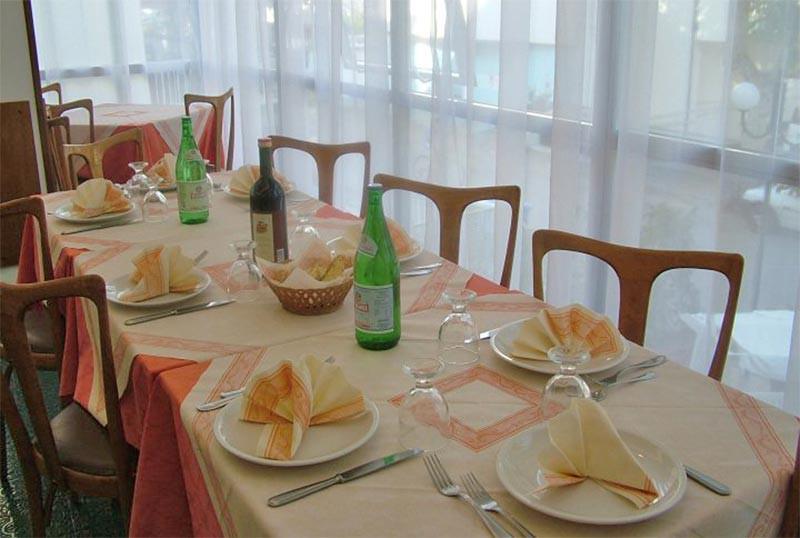 Hotel Bacco Rimini Esterno foto